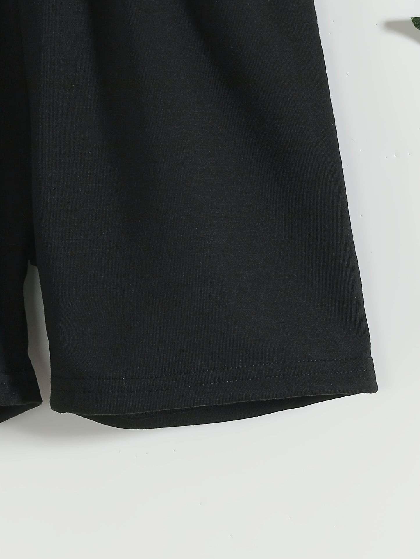Randomly Sent 16pcs Of Clothing For Boys Summer Suits, Fashionable Printing + Copywriting Printing Short-sleeved T-shirt + Matching Shorts, Casual Suits, for Outdoor